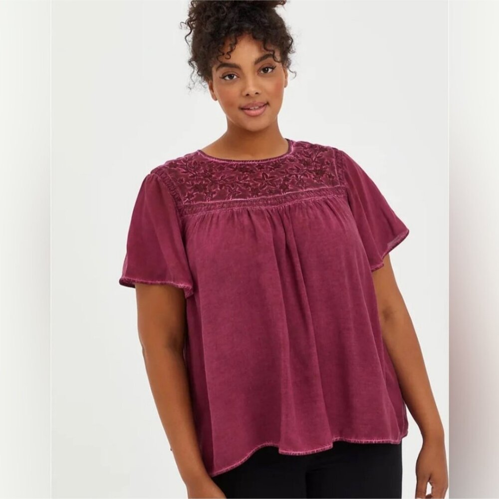 Torrid Wine Challis Flowy Blouse Embroidered Flowers Flutter Sleeve Mineral Wash